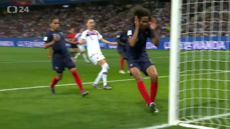 Renardová si dala kuriózní vlastenec, Francie přesto Norsko porazila