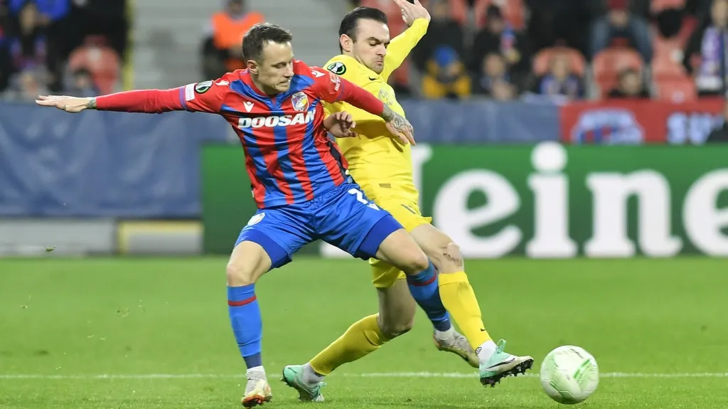 Jan Sýkora (vlevo) v akci