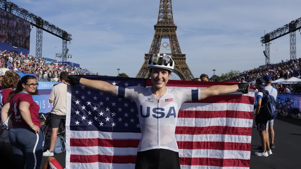 Američanka Kristen Faulknerová v cíli vítězného olympijského závodu