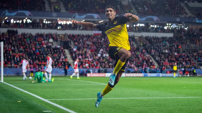 Ašraf Hakimí slaví gól v síti Slavie