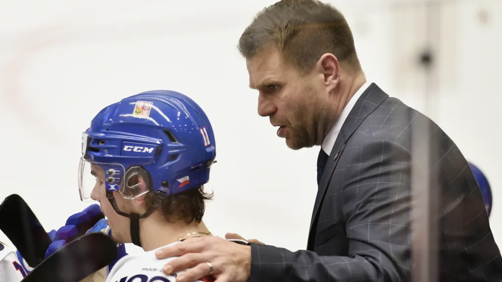 Kouč juniorské reprezentace Václav Varaďa