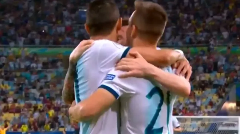 Argentince poslala do semifinále patička Martíneze a hrubka gólmana