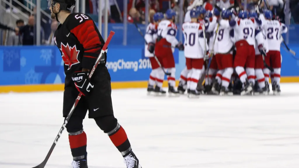 Čeští hokejisté se radují z výhry nad Kanadou