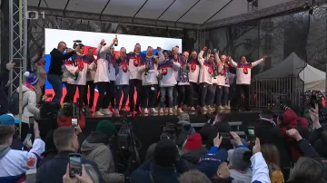 Bronzové hokejisty z Pekingu vítaly v Bratislavě tisíce fanoušků