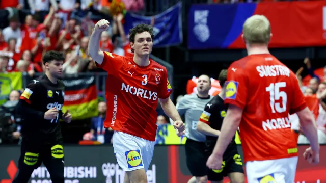 Precizní a rychlé kombinace Dánů z ruky do ruky