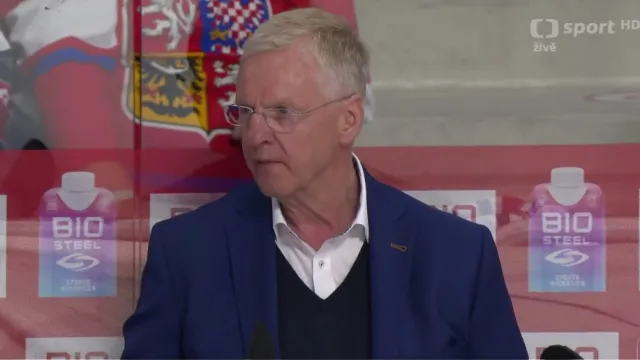 Musí se hodně učit, aby se z nich stali mistři, připustil Jalonen