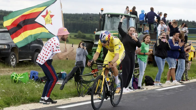 Waut van Aert na Tour de France podporovaný diváky