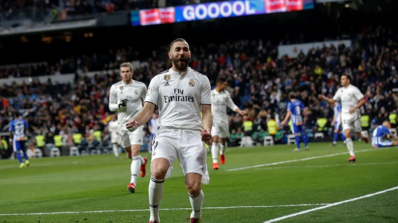 Karim Benzema z Realu Madrid slaví vstřelený gól