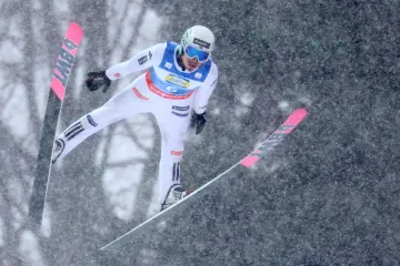 Podvádějí skokani na lyžích aplikováním injekcí do penisu?