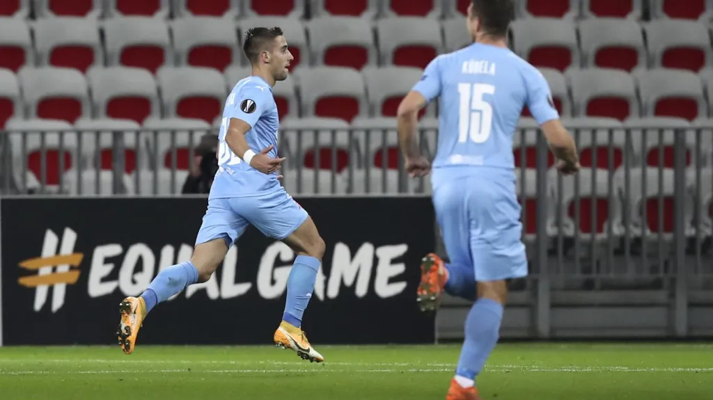 Ondřej Lingr se raduje z branky proti Nice