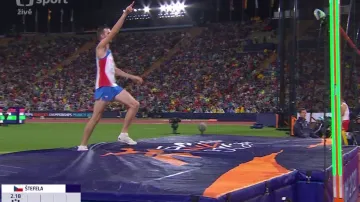 Štefelův nejlepší skok ve finále výškařů s ohlasem