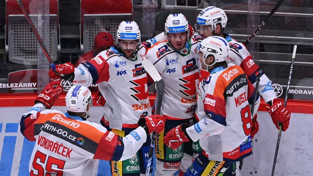 Hokejisté Pardubic se radují