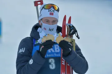 Čtyřnásobný šampion Sturla Holm Laegreid