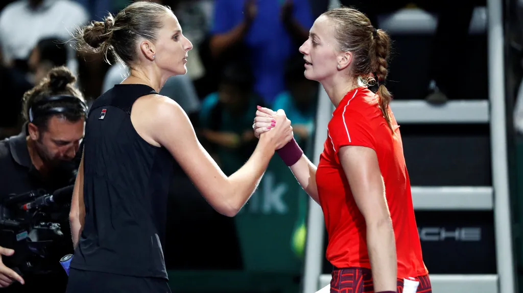 Karolína Plíšková a Petra Kvitová po utkání na Turnaji mistryň
