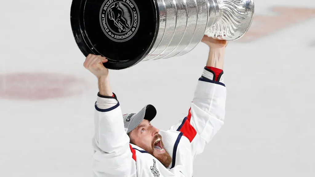 Michal Kempný se raduje ze zisku Stanley Cupu 