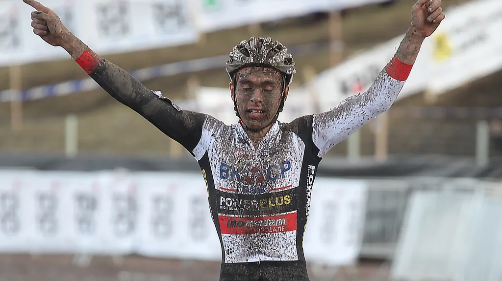 Slavící Adam Ťoupalík