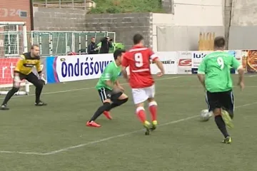 Reprezentace v malém fotbalu si zvyká na větší branky