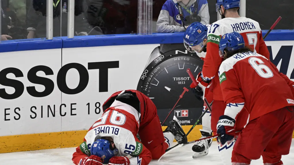 Matěj Blümel po zásahu v duelu s Norskem