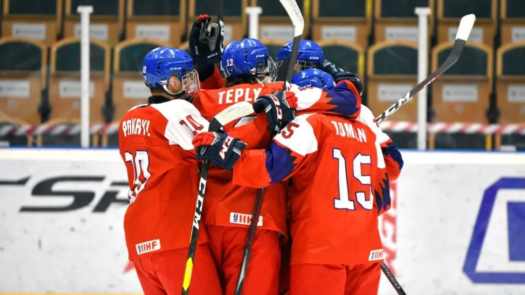 Radost českých hokejistů do 18 let na MS