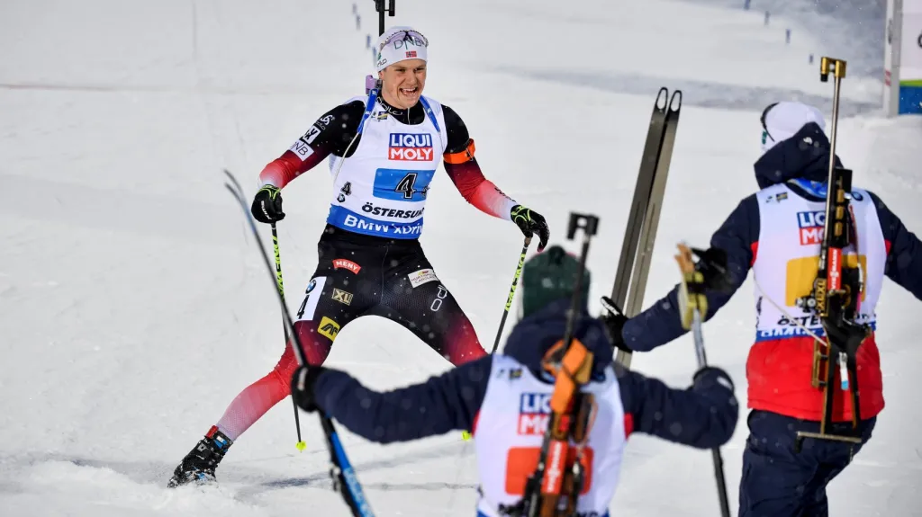 Slavící smíšená štafeta Norska