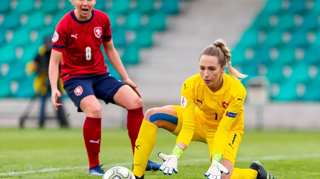 Zákrok reprezentační brankářky Barbory Votíkové