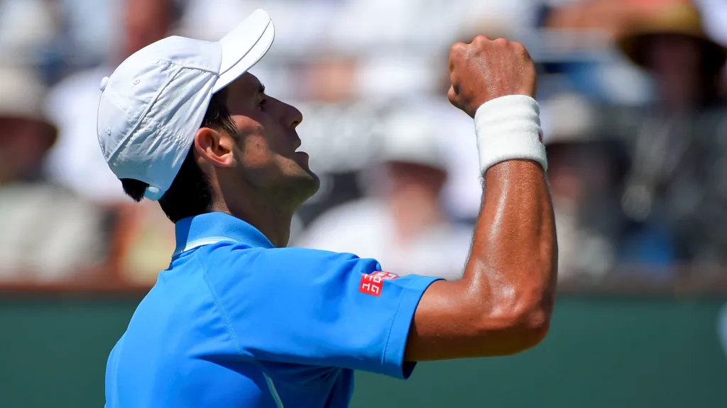 Slavící Novak Djokovič