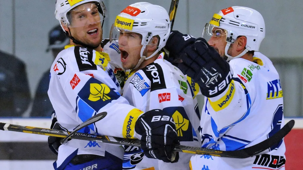 Vojtěch Němec (uprostřed)