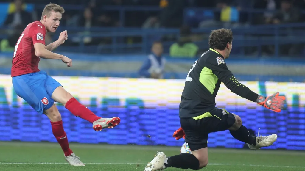 Jakub Jankto v utkání s Ukrajinou