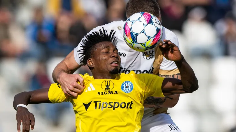 Hradec Králové – Olomouc, Petrášek a Muritala