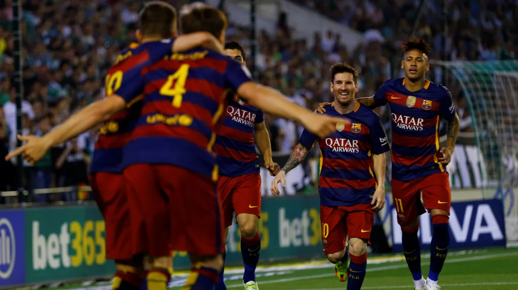 Slavící fotbalisté Barcelony