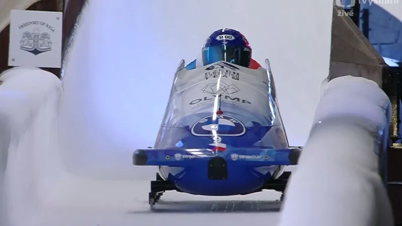 Jízda dvojbobu Dvořák - Suchý v 1. kole SP v Siguldě