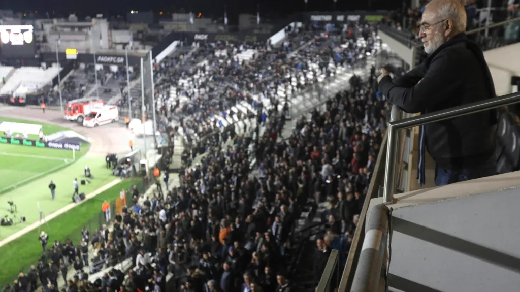 Ivan Savvidis na stadionu PAOK Soluň