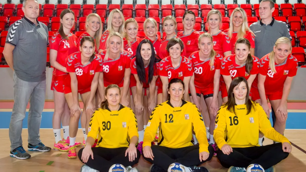 Český házenkářský tým před startem kvalifikace ME