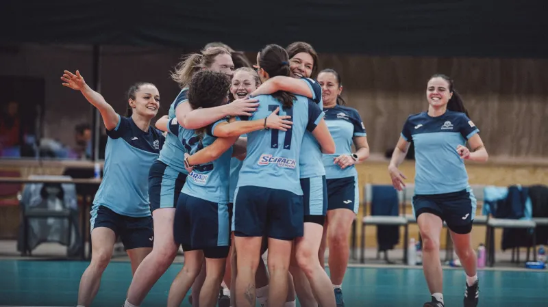 Radost nohejbalistek Čakovice