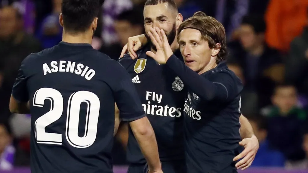 Fotbalisté Realu Madrid se radují ze vstřelené branky