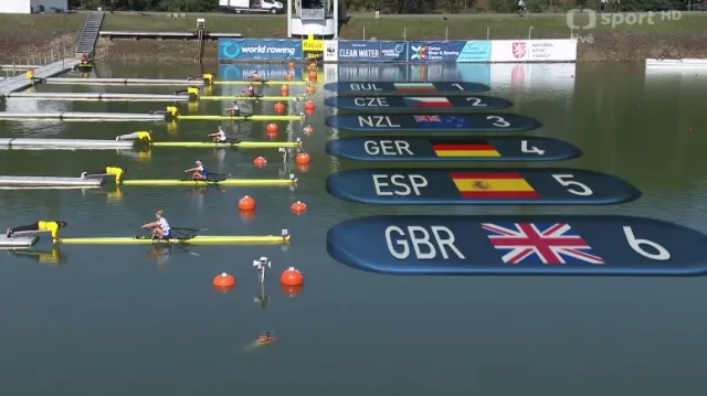 Semifinále skifařek s Lenkou Antošovou