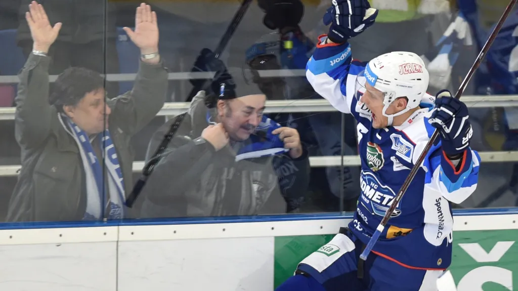 Tomáš Vondráček se raduje z gólu proti Zlínu