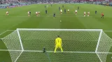 Moment utkání Polsko - Argentina: Neproměněná penalta Messiho (39. min.)