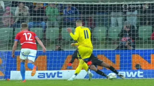 Gól v utkání Ukrajina – Česko: Dovbyk z pen. – 1:1 (53. min.)