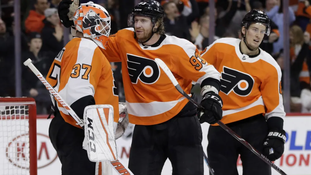 Jakub Voráček se spoluhráči z Philadelphie