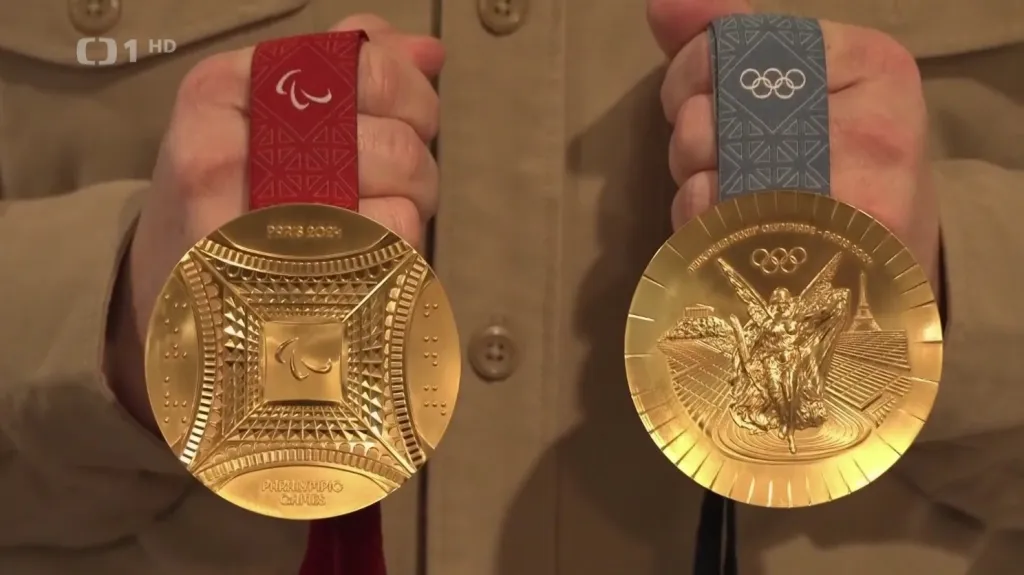 Medailisté si z Paříže odvezou kousek Eiffelovy věže