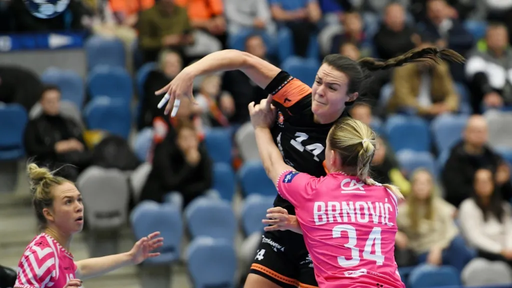 Házenkářka Marie Poláková z Mostu a Tatjana Brnovicová z Brestu