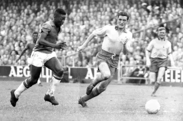 Brazilec Pelé ve finále MS 1958 proti Švédsku