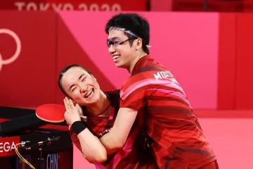 Džun Mizutani a Mima Itóová slaví olympijské zlato