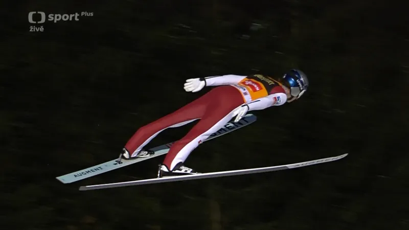 Vítězný skok Daniela Tschofeniga