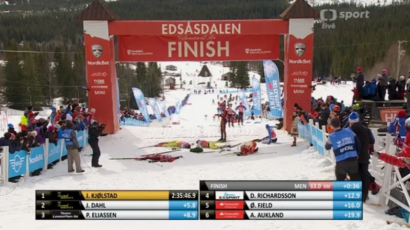 Závěr Arefjallsloppetu a totální vyčerpání závodníků v cíli