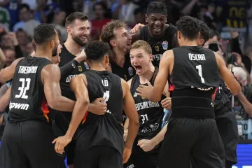 Němečtí basketbalisté slaví titul evropských šampionů