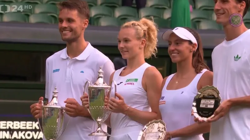 Siniaková vyhrála wimbledonský mix