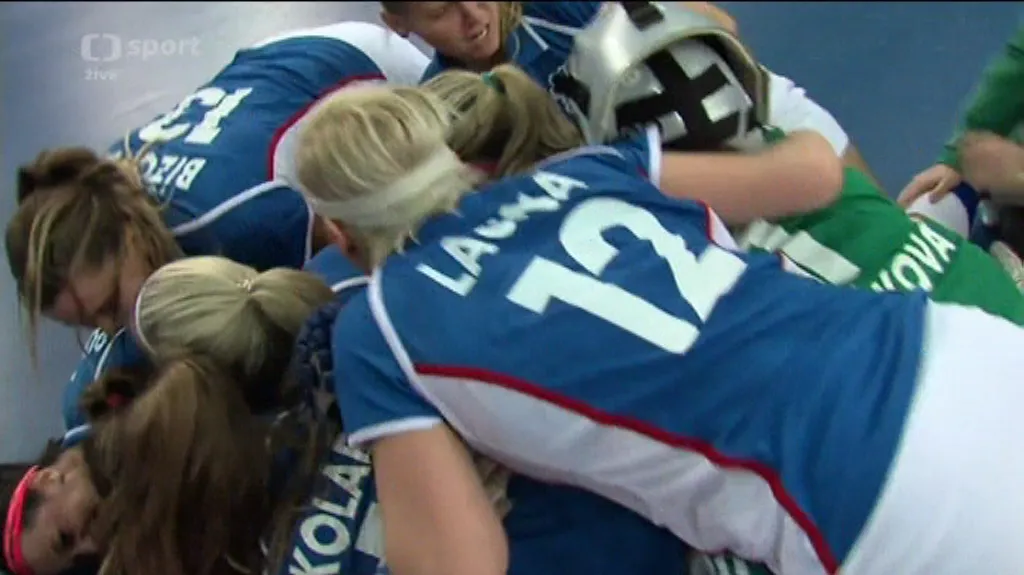 Pozemkářky v souboji o světový bronz porazily v nájezdech Rakousko