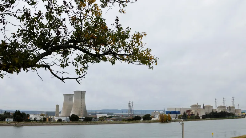 Jaderná eletrárna Tricastin v Saint Paul Trois Chateaux
